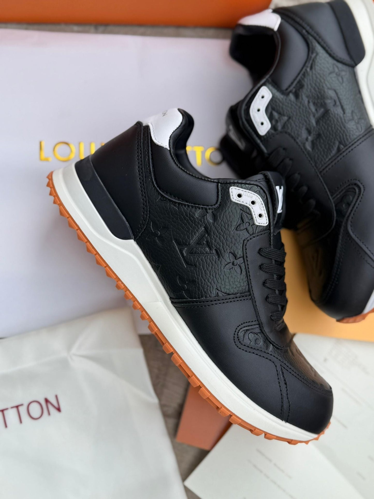 LV RUN AWAY - M1