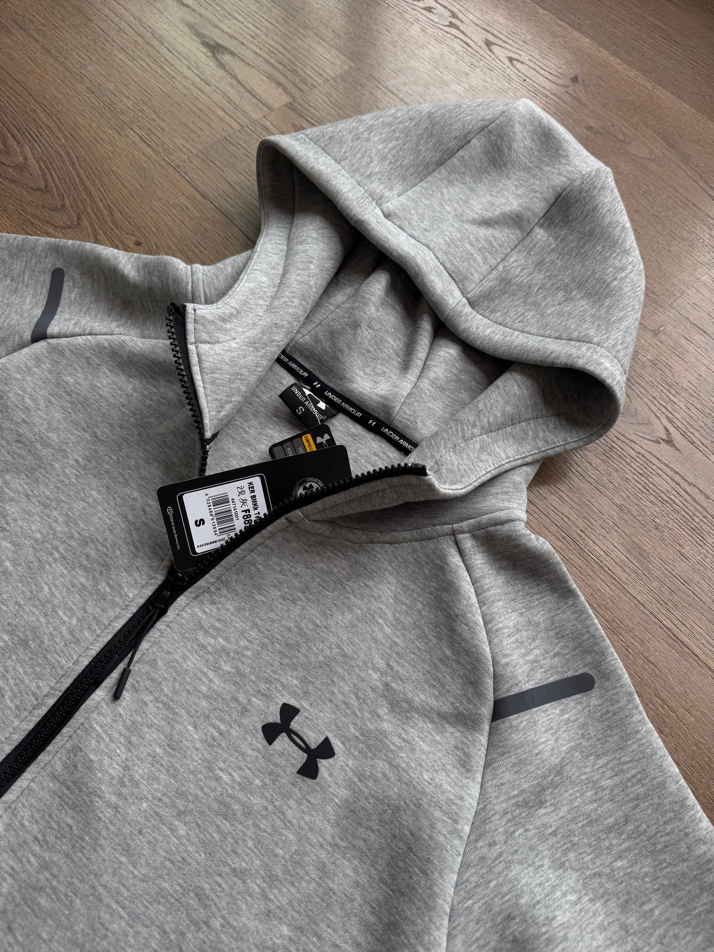 UNDER ARMOUR FLEECE - M3