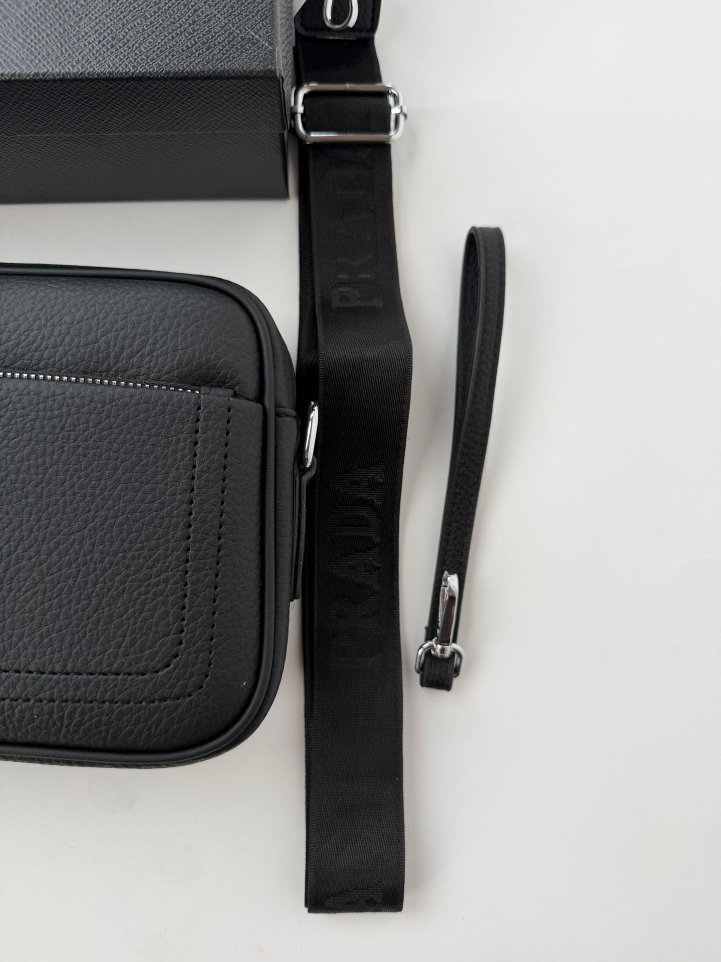 BOLSO HOMBRE - PRADA - M1