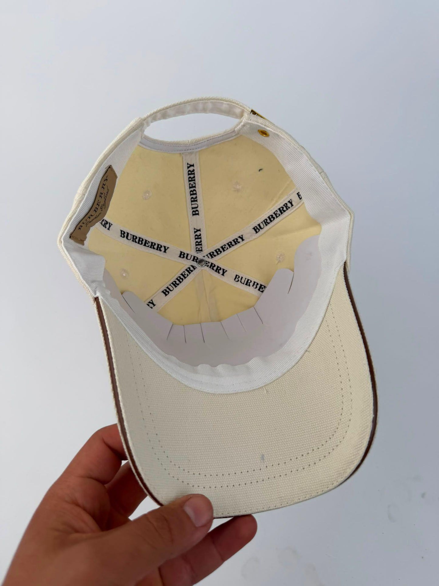 GORRA BURBERRY - M8