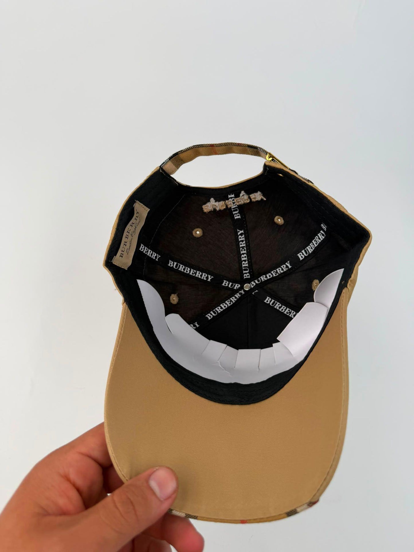 GORRA BURBERRY - M3