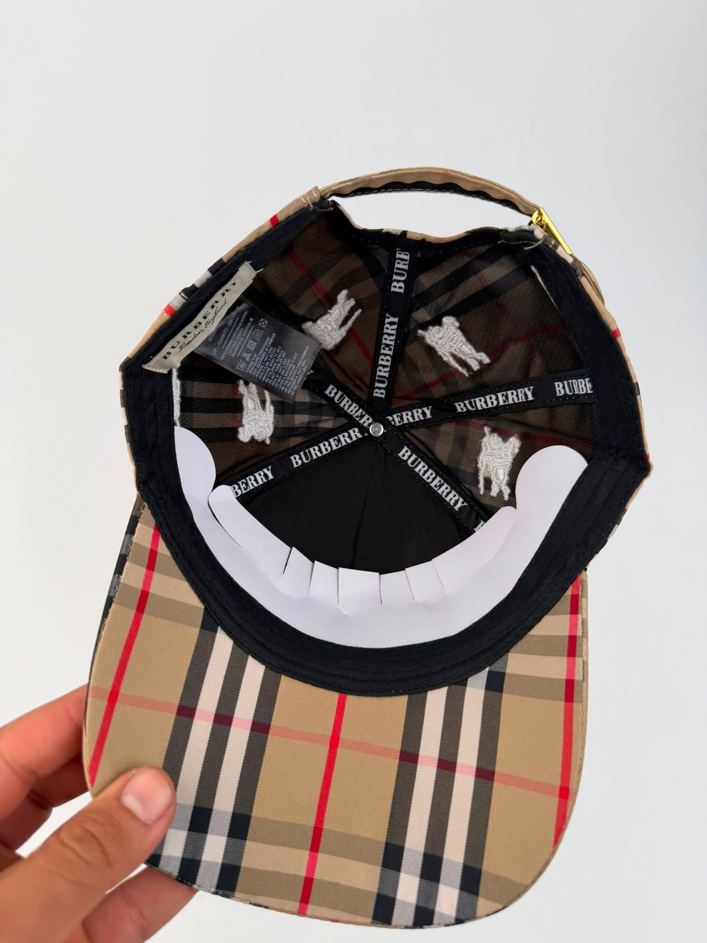 GORRA BURBERRY - M4