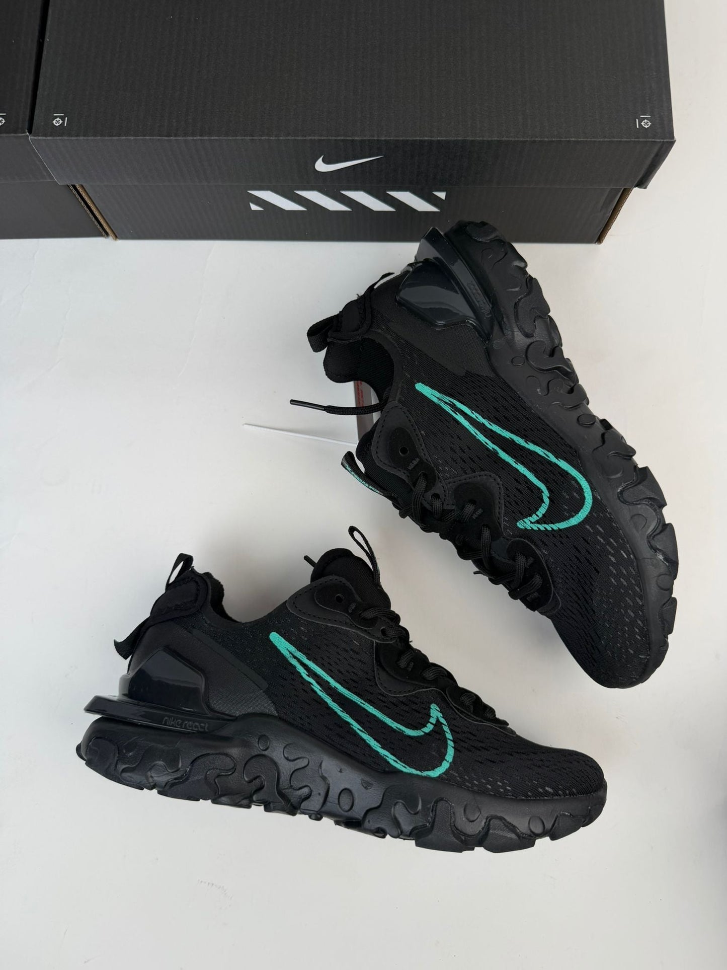 NIKE REACT VISION - M11