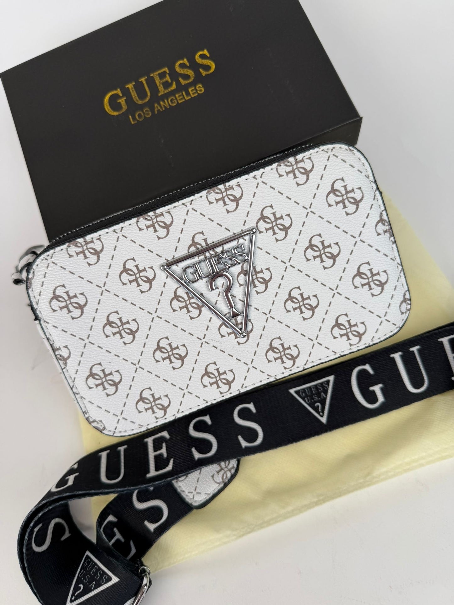 GUESS - M5