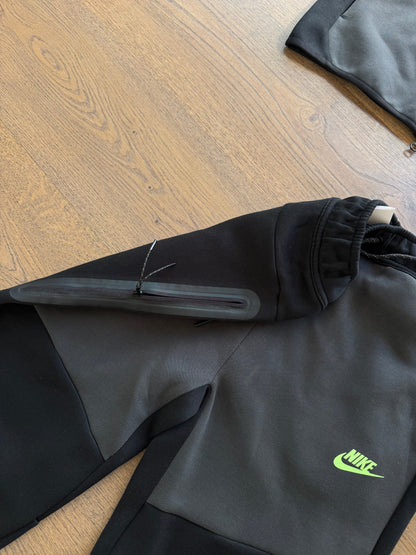 NIKE TECH FLEECE - M4