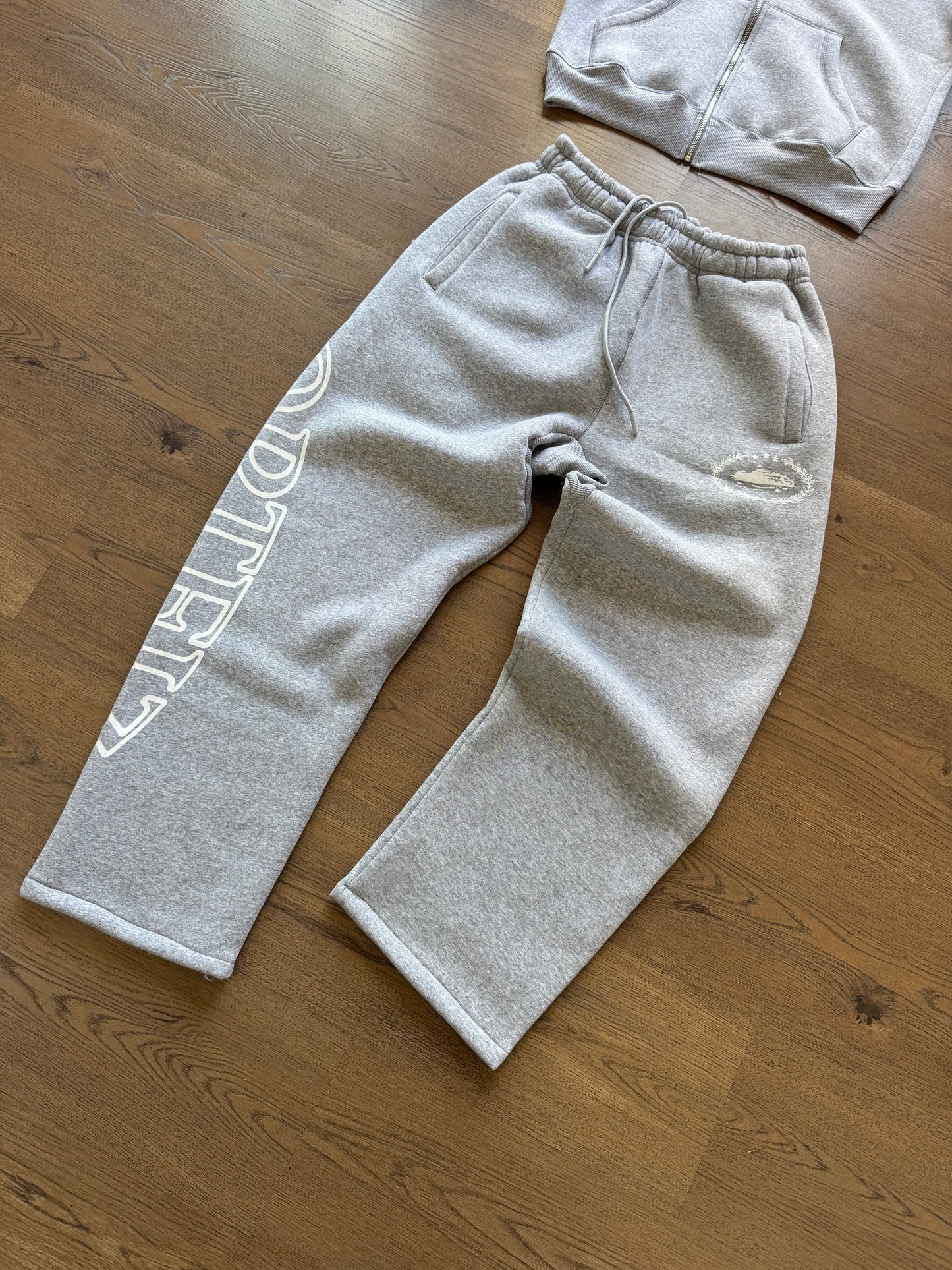 CORTEIZ OVERSIZE - GRIS