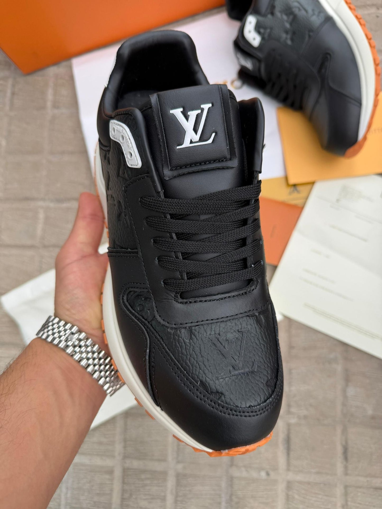 LV RUN AWAY - M1