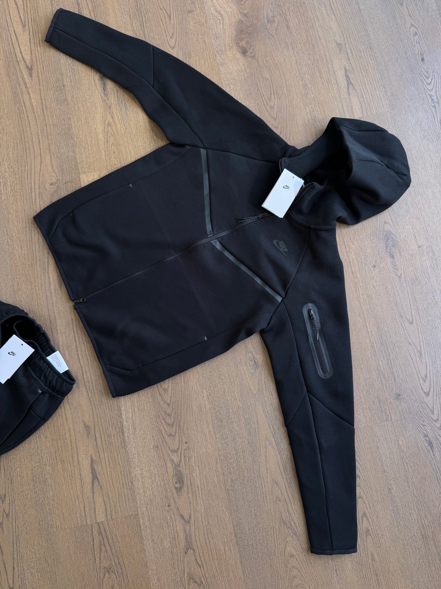 NIKE TECH FLEECE - M6