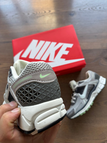 NIKE VOMERO 5 - M1