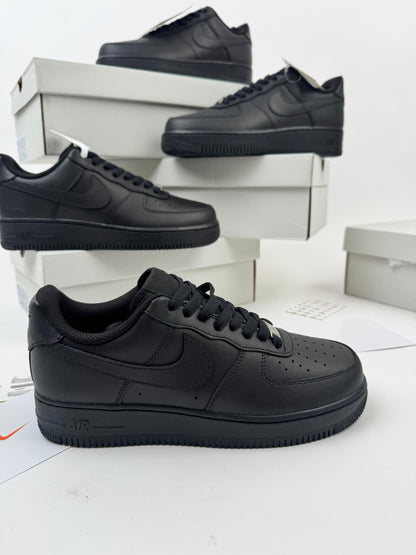 NIKE AIRFORCE 1 - M2