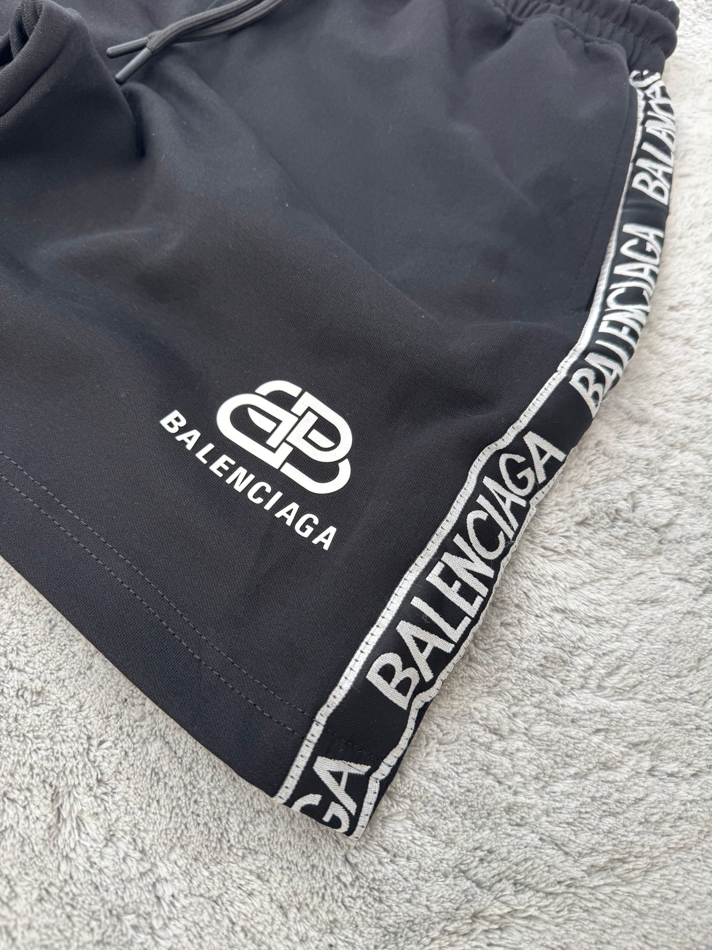 CONJUNTO CORTO - BALENCIAGA