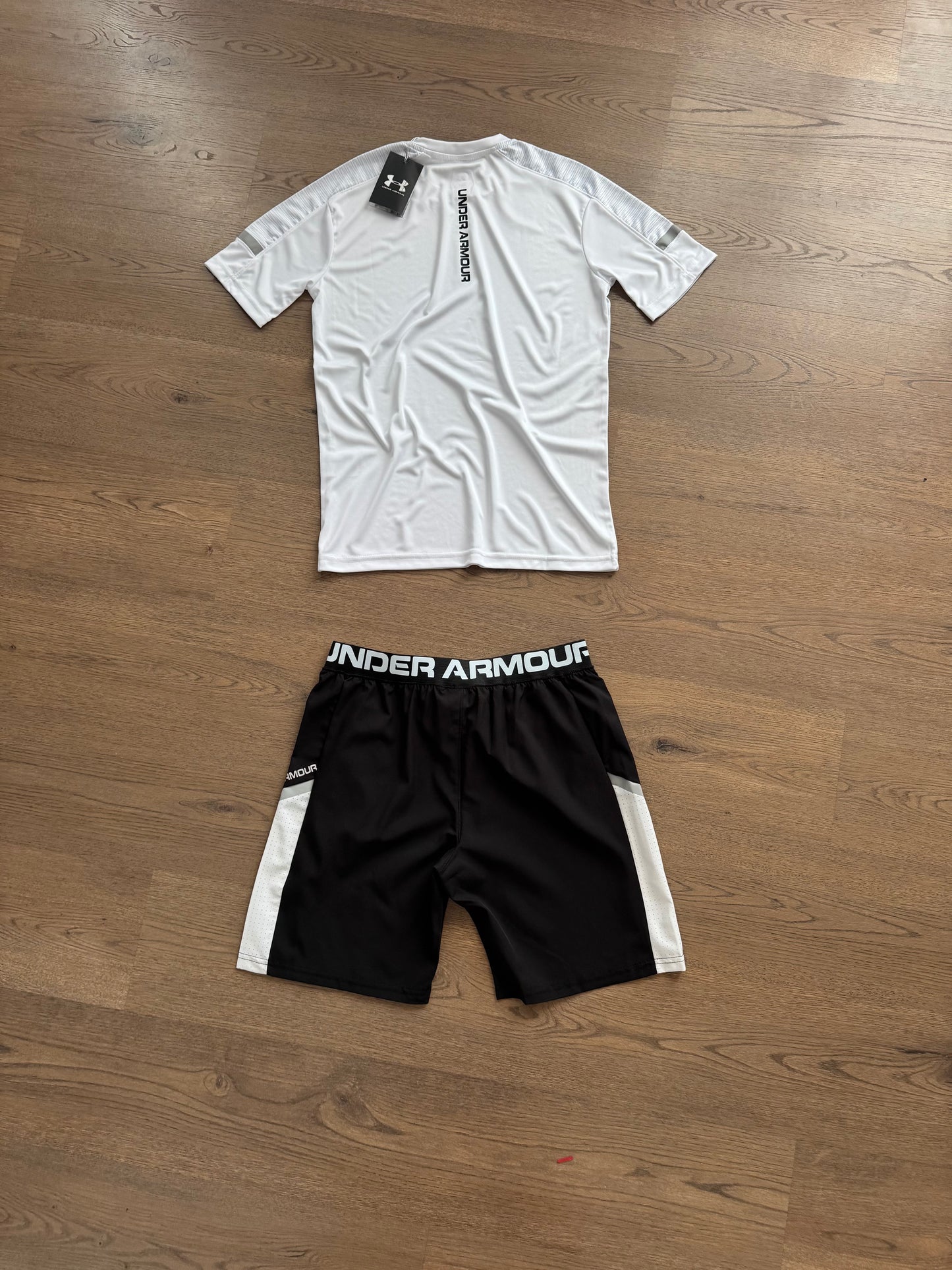 CONJUNTO CORTO - UNDER ARMOUR - M2026