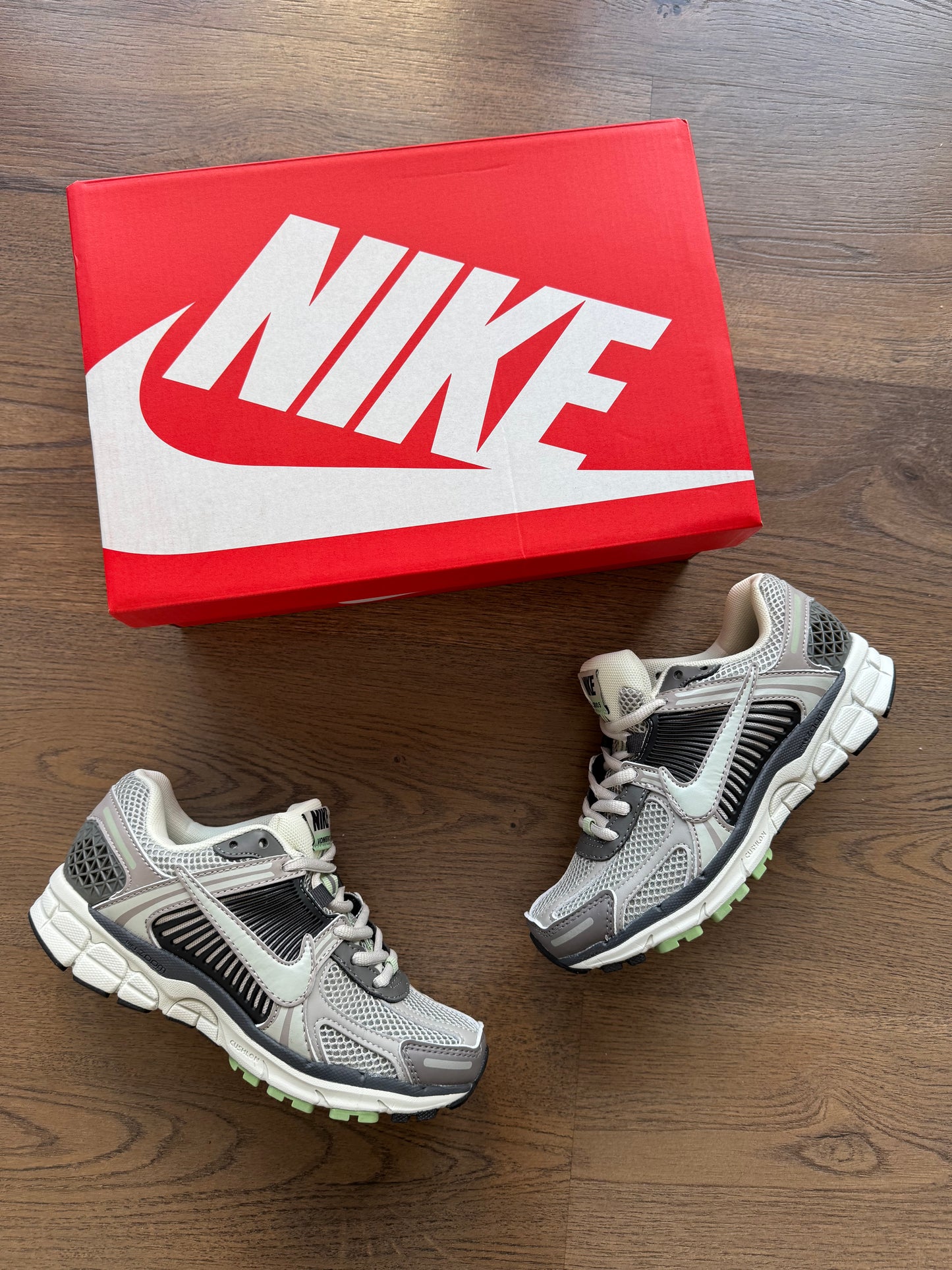 NIKE VOMERO 5 - M1