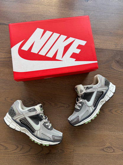 NIKE VOMERO 5 - M1