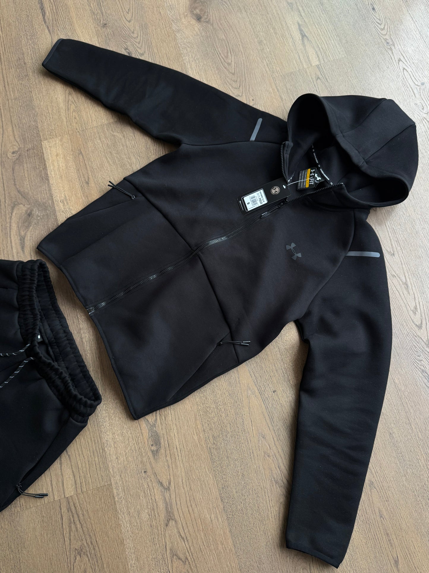 UNDER ARMOUR FLEECE - M1