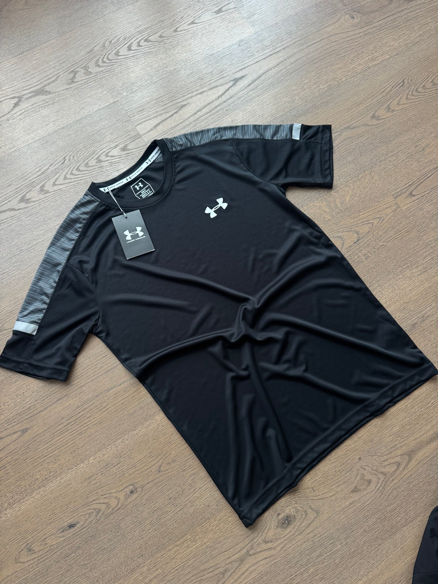 CONJUNTO CORTO - UNDER ARMOUR - M2026