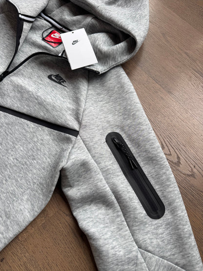 NIKE TECH FLEECE - M2