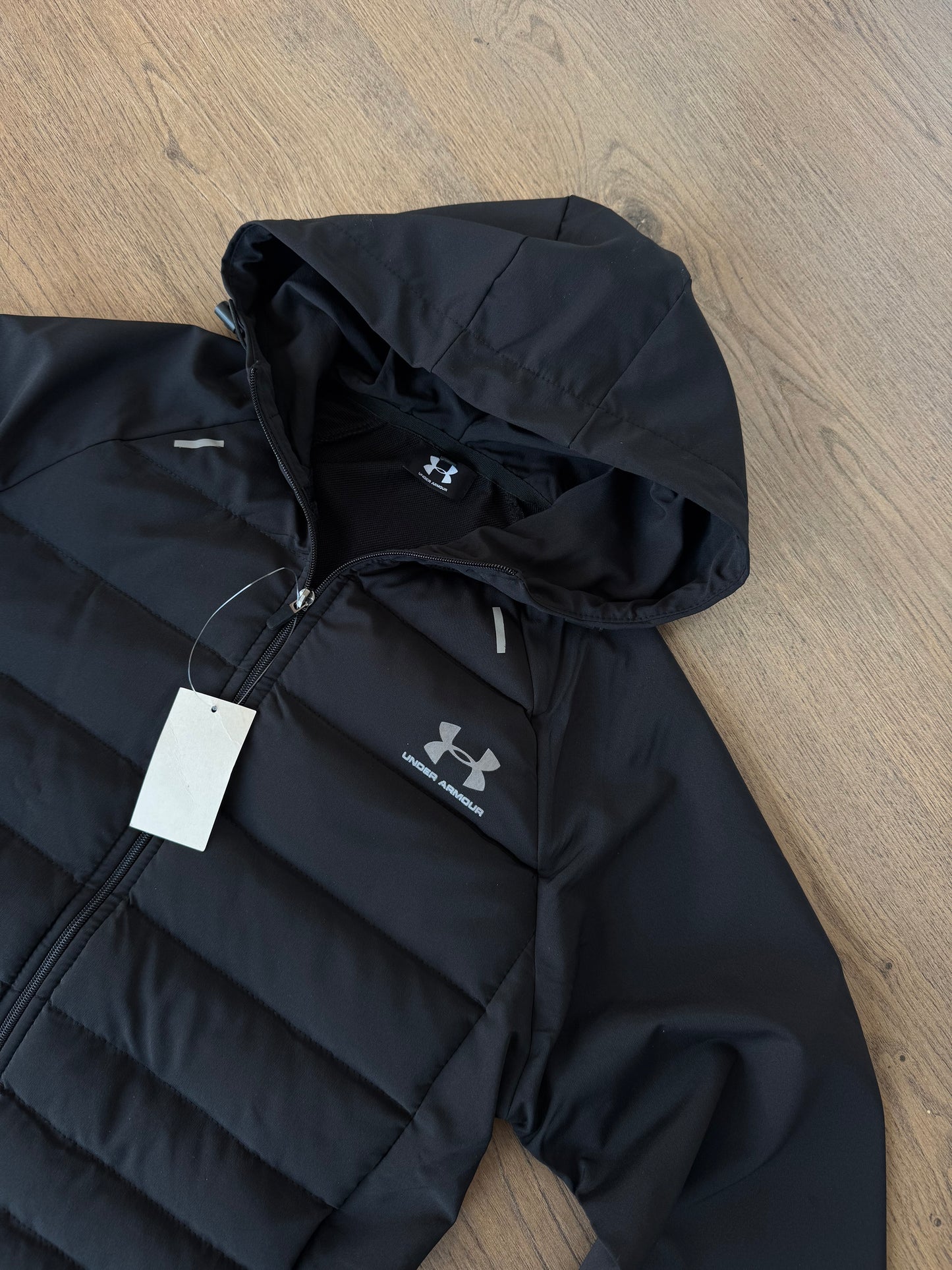 UNDER ARMOUR - M5