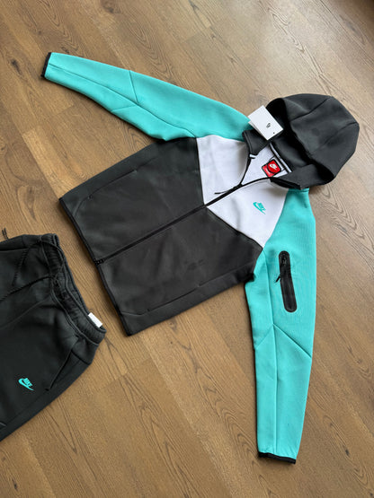 NIKE TECH FLEECE - M3
