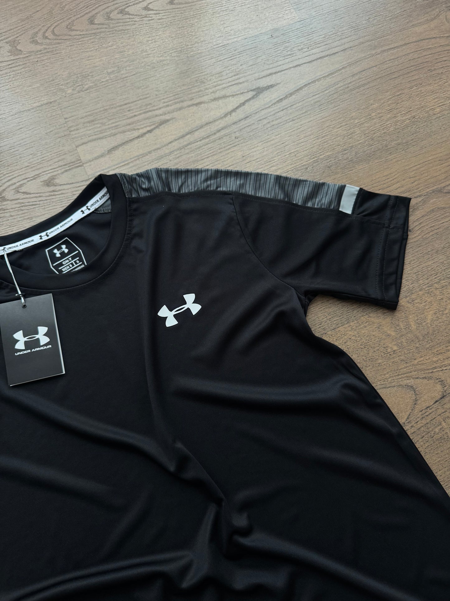 CONJUNTO CORTO - UNDER ARMOUR - M2026