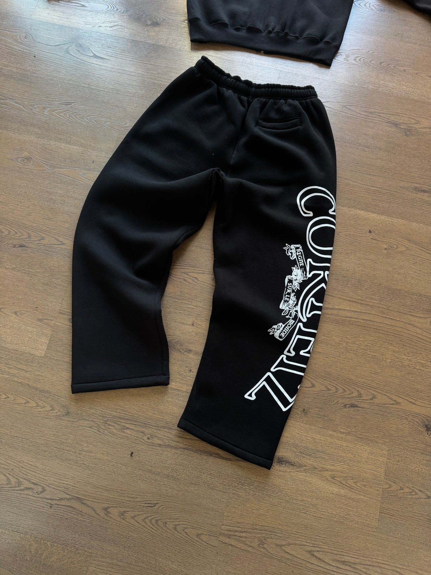 CORTEIZ OVERSIZE - NEGRO
