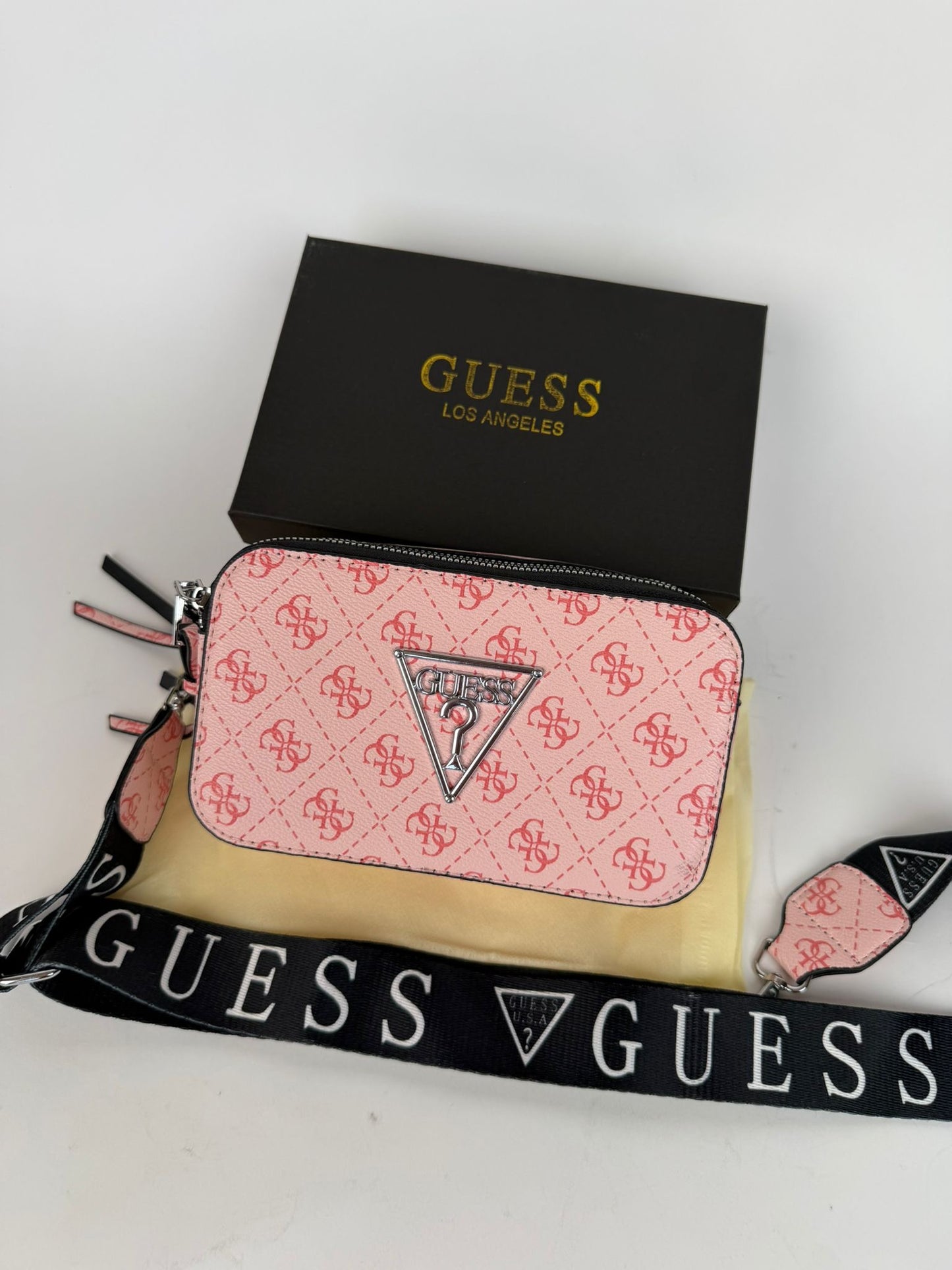 GUESS - M4