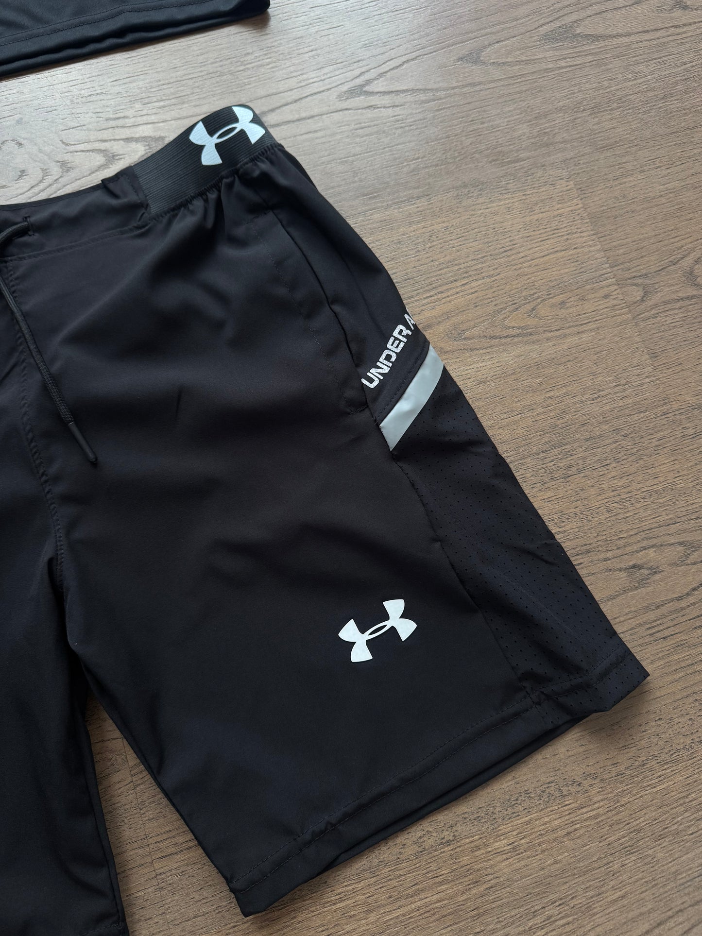 CONJUNTO CORTO - UNDER ARMOUR - M2026