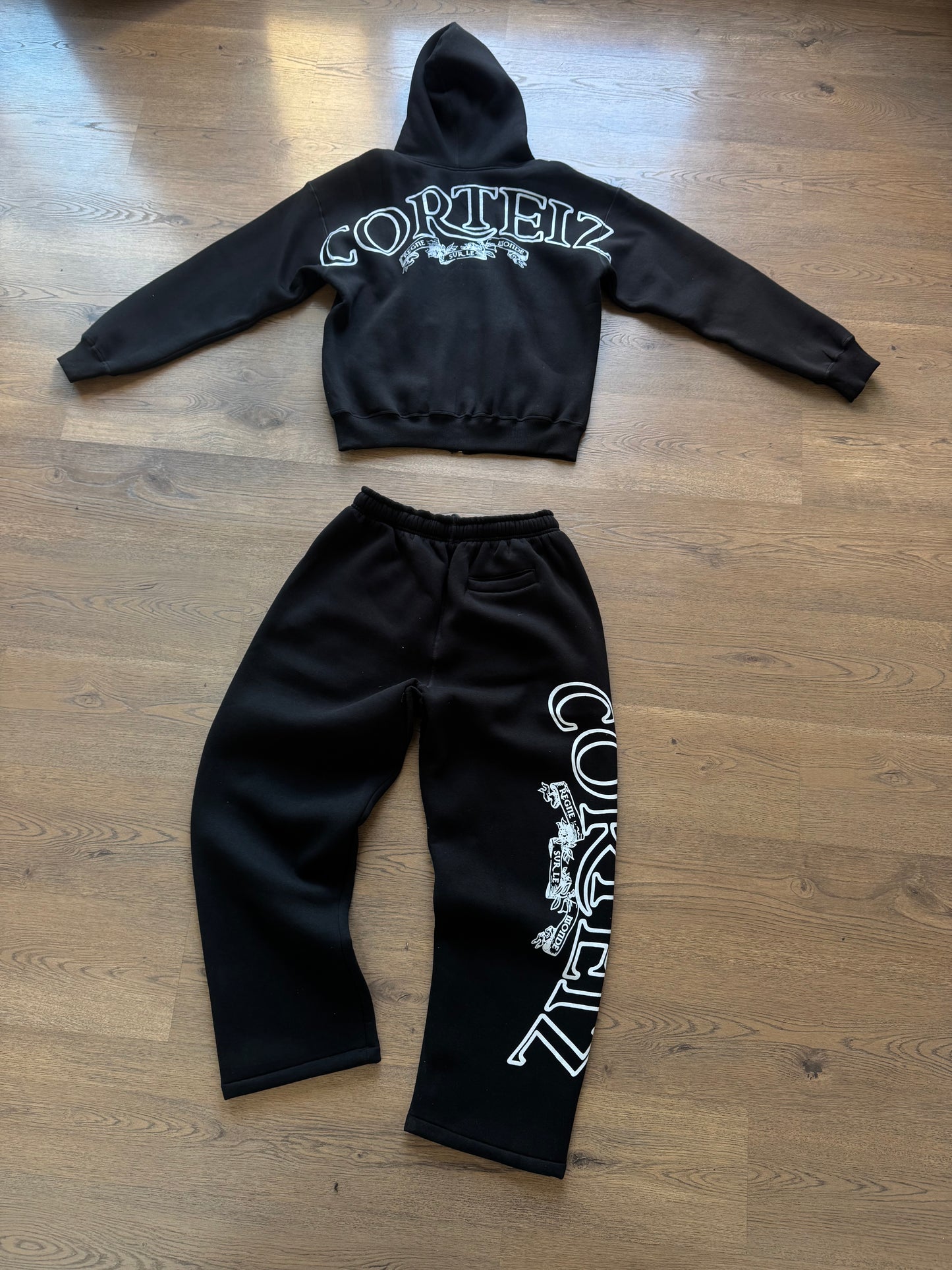 CORTEIZ OVERSIZE - NEGRO