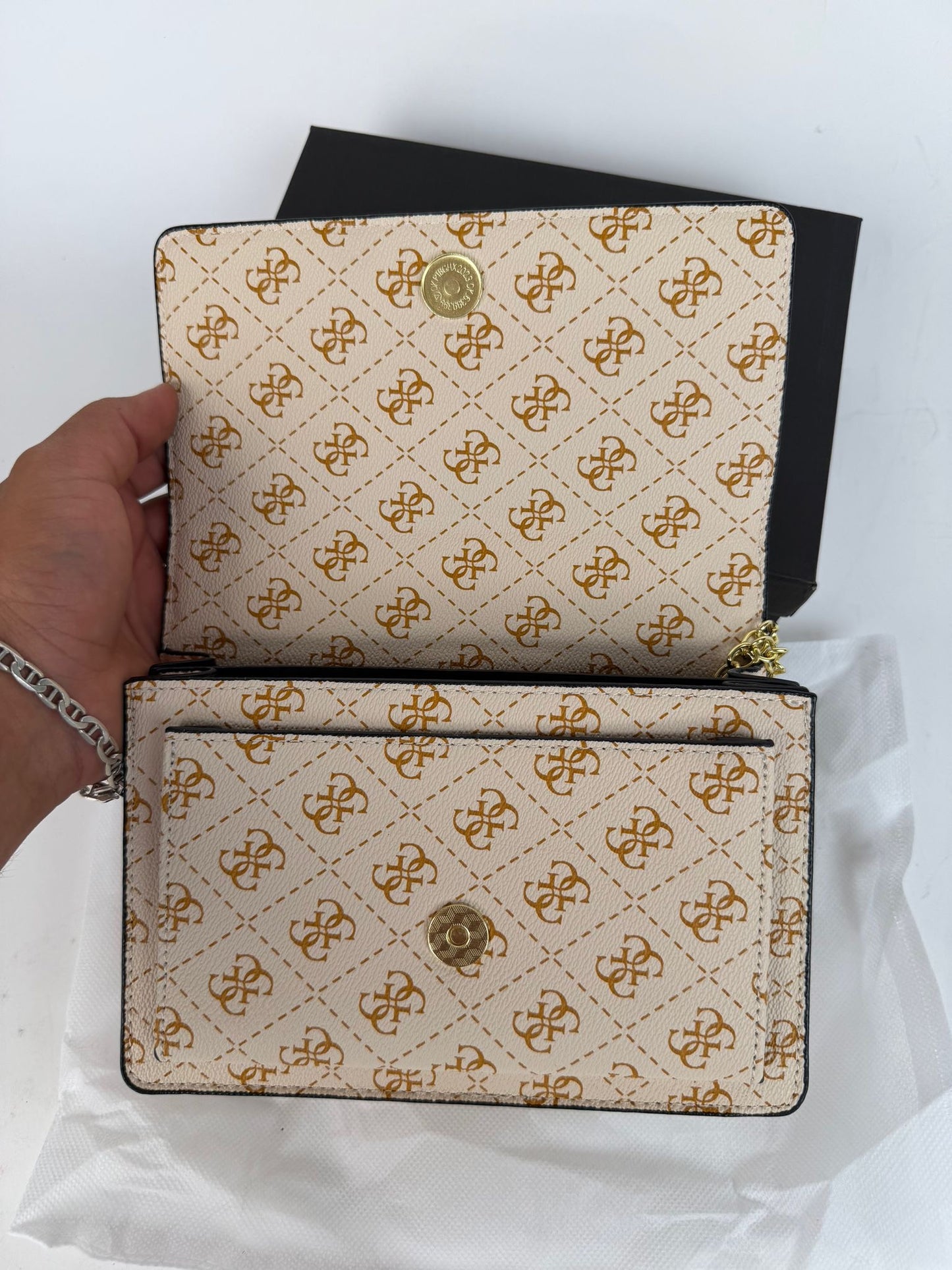 GUESS - M1