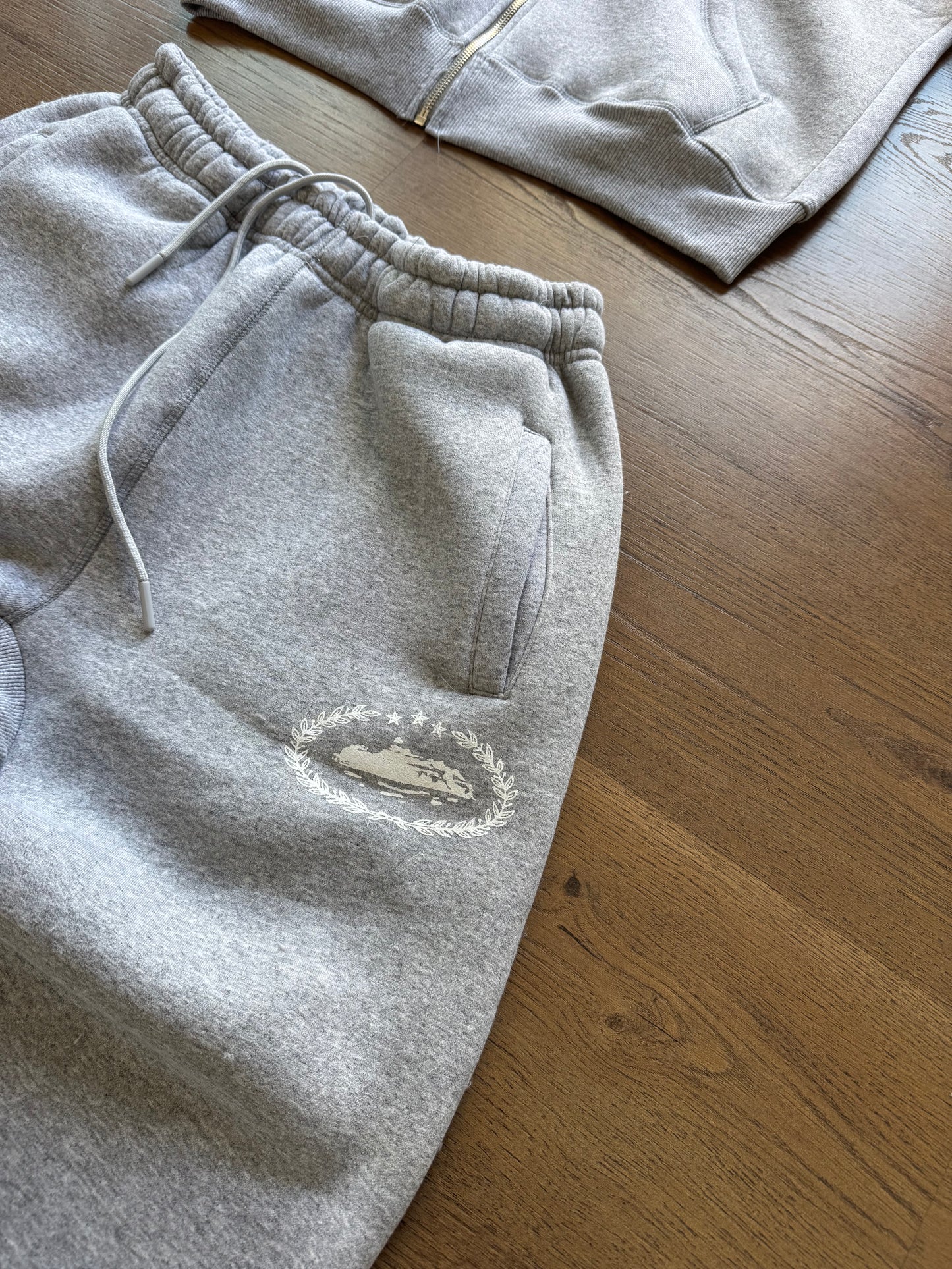 CORTEIZ OVERSIZE - GRIS