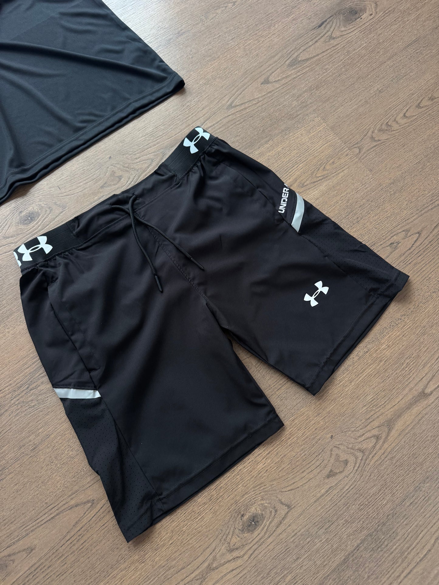 CONJUNTO CORTO - UNDER ARMOUR - M2026