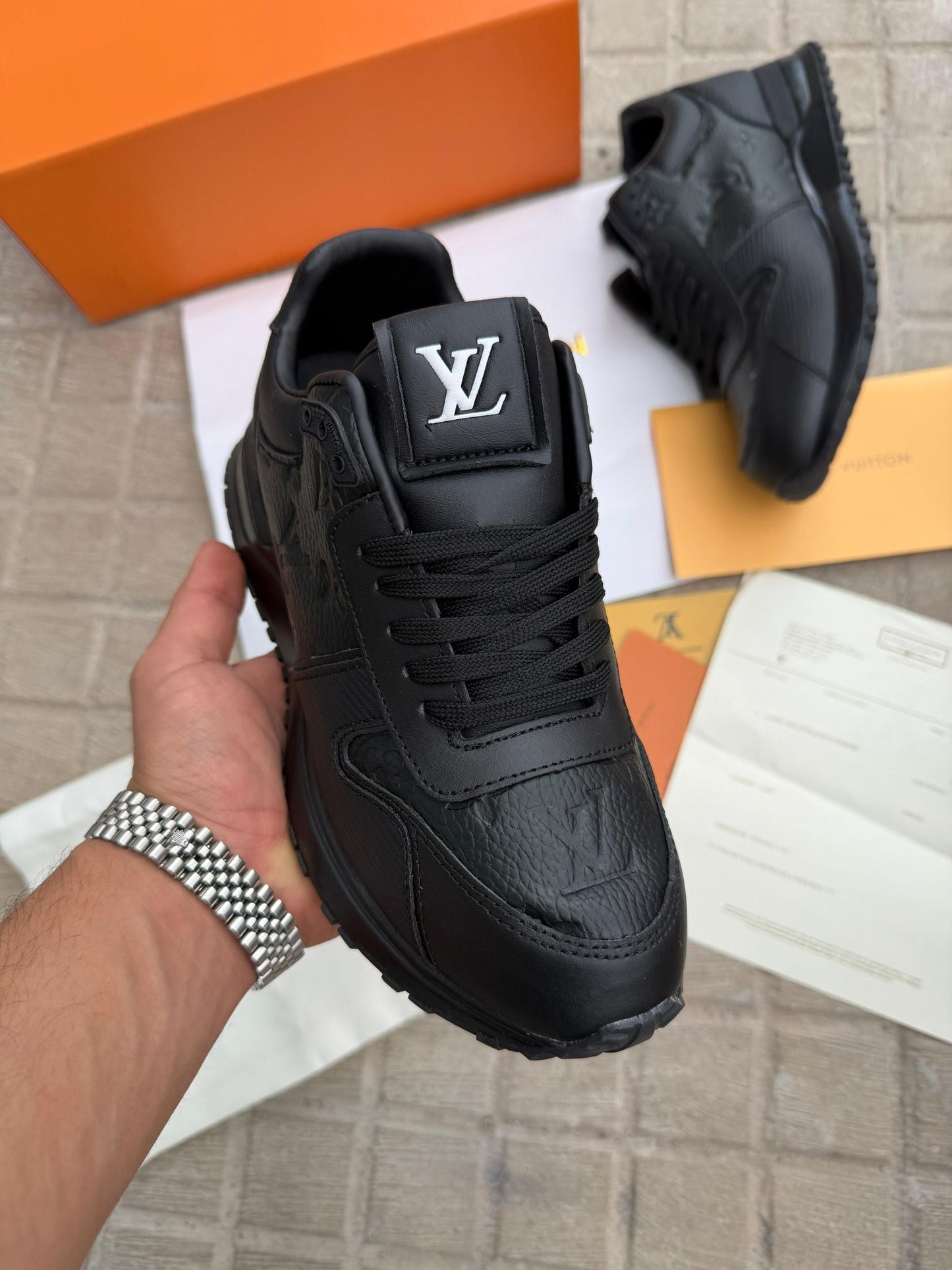 LV RUN AWAY - M2