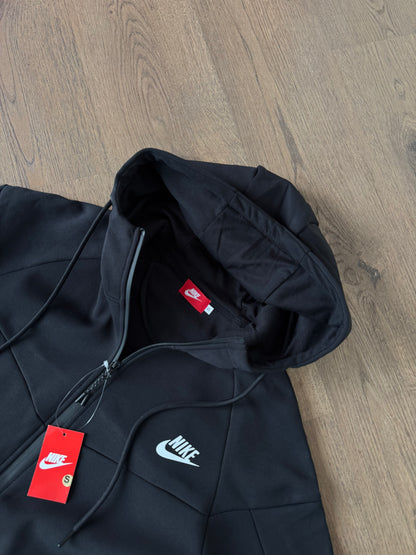 NIKE TECH FLEECE - F1