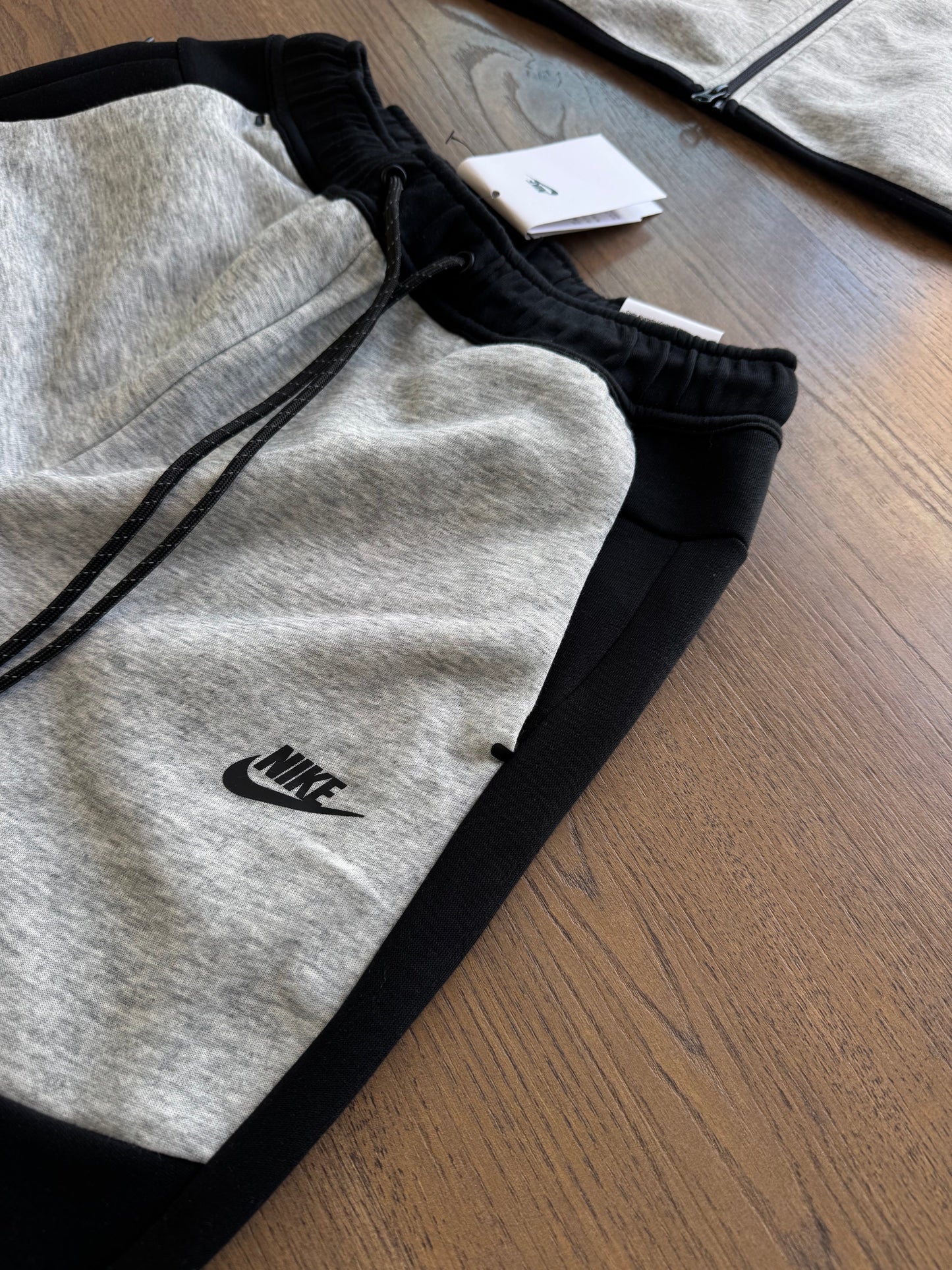 NIKE TECH FLEECE - M5