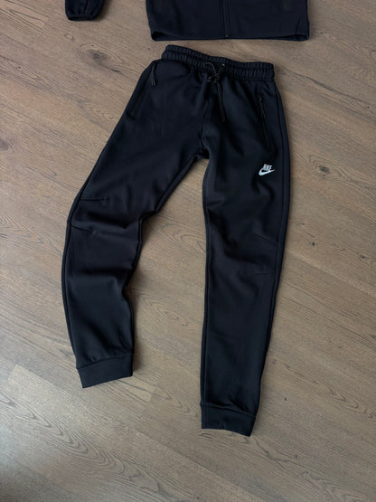 NIKE TECH FLEECE - F1