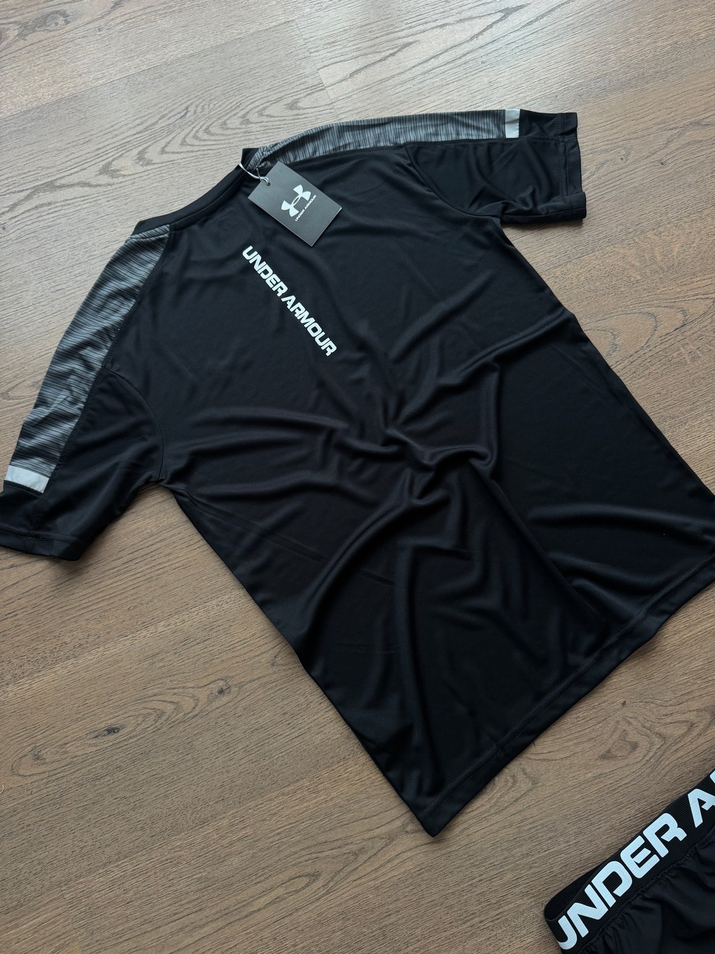 CONJUNTO CORTO - UNDER ARMOUR - M2026