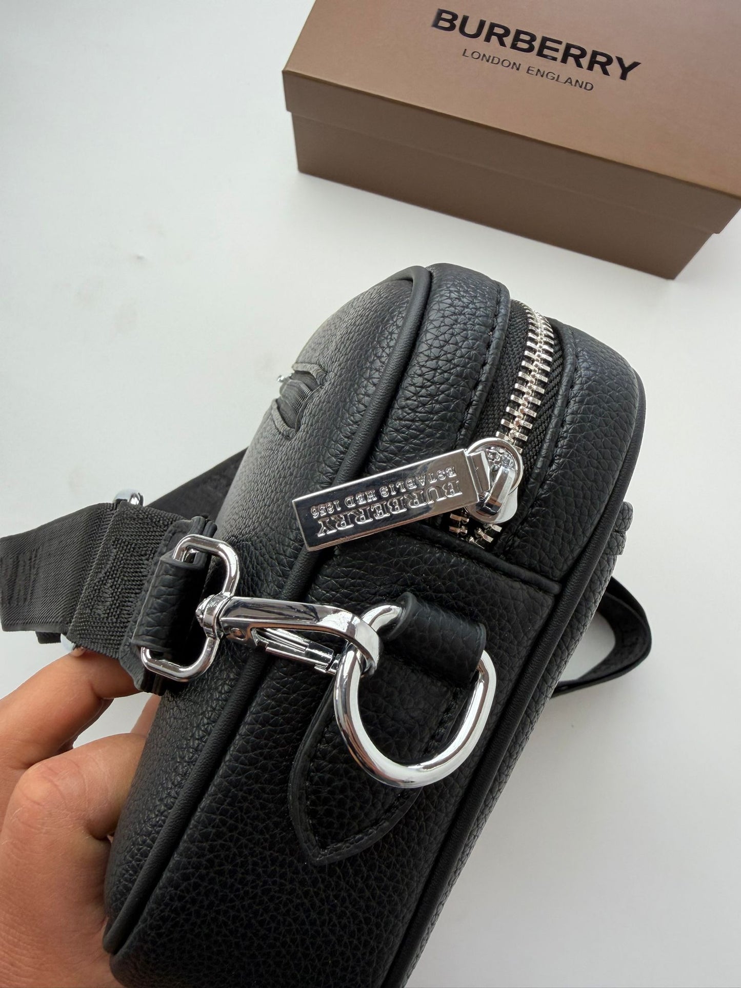 BOLSO HOMBRE - BURBERRY - M3