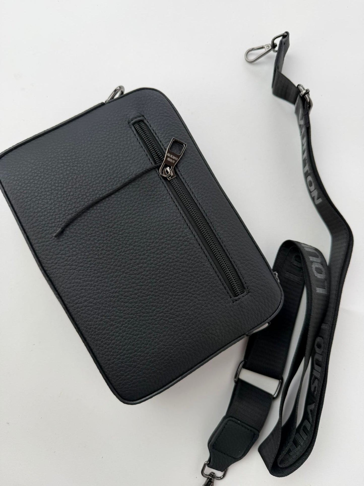 BOLSO HOMBRE - LV- M1