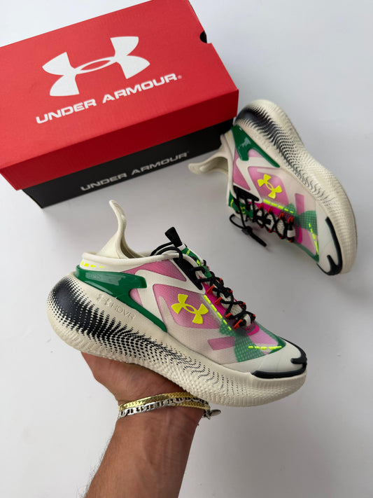 UNDER ARMOUR -ECHO SLIPSPEED- M8
