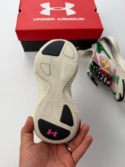UNDER ARMOUR -ECHO SLIPSPEED- M8