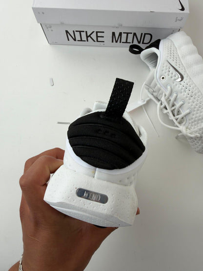 NIKE MIND 002 - MODELO 4
