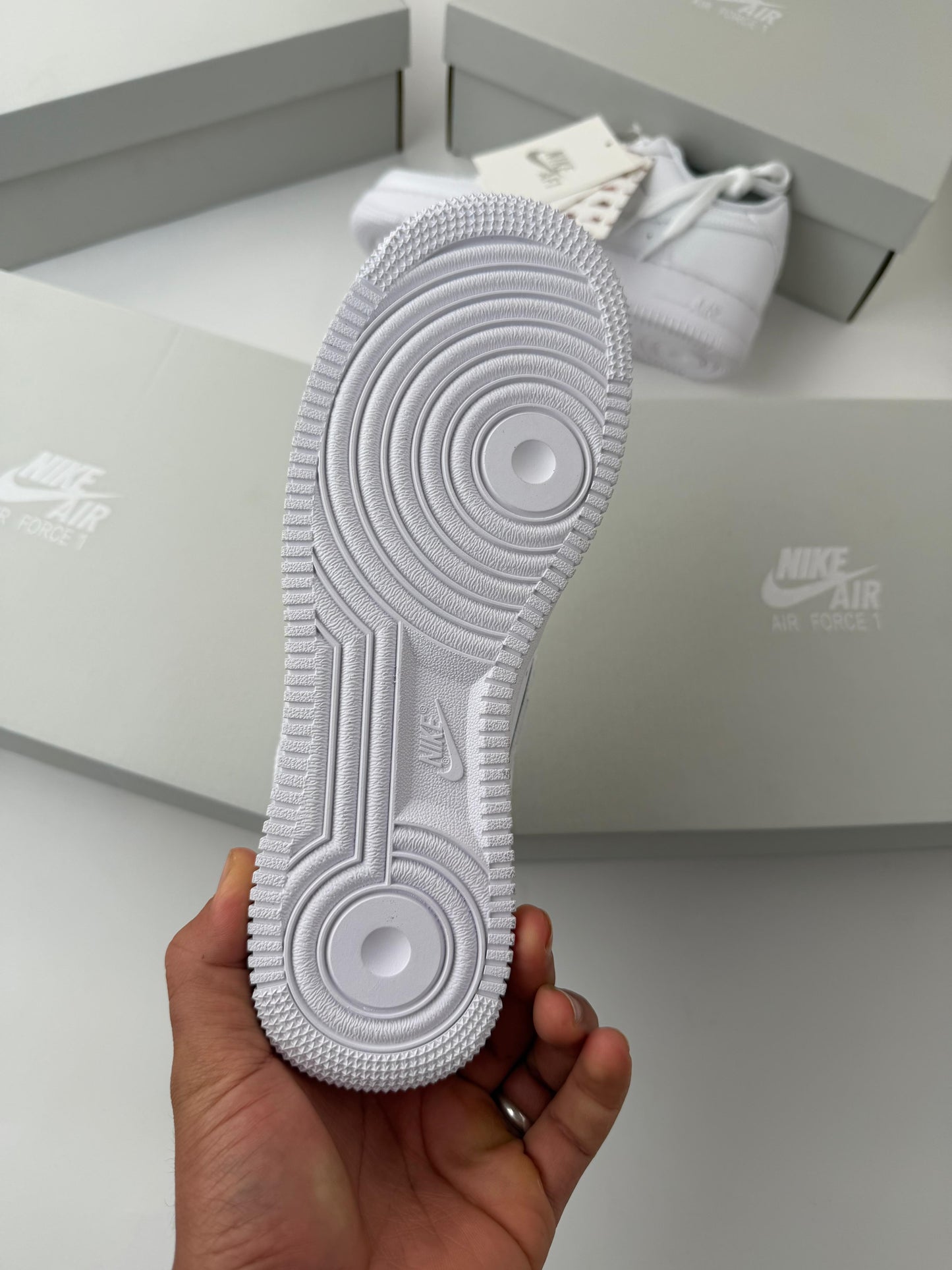 NIKE AIRFORCE 1 - M1