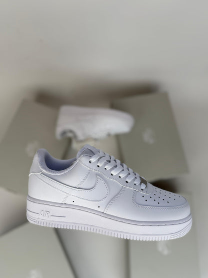 NIKE AIRFORCE 1 - M1