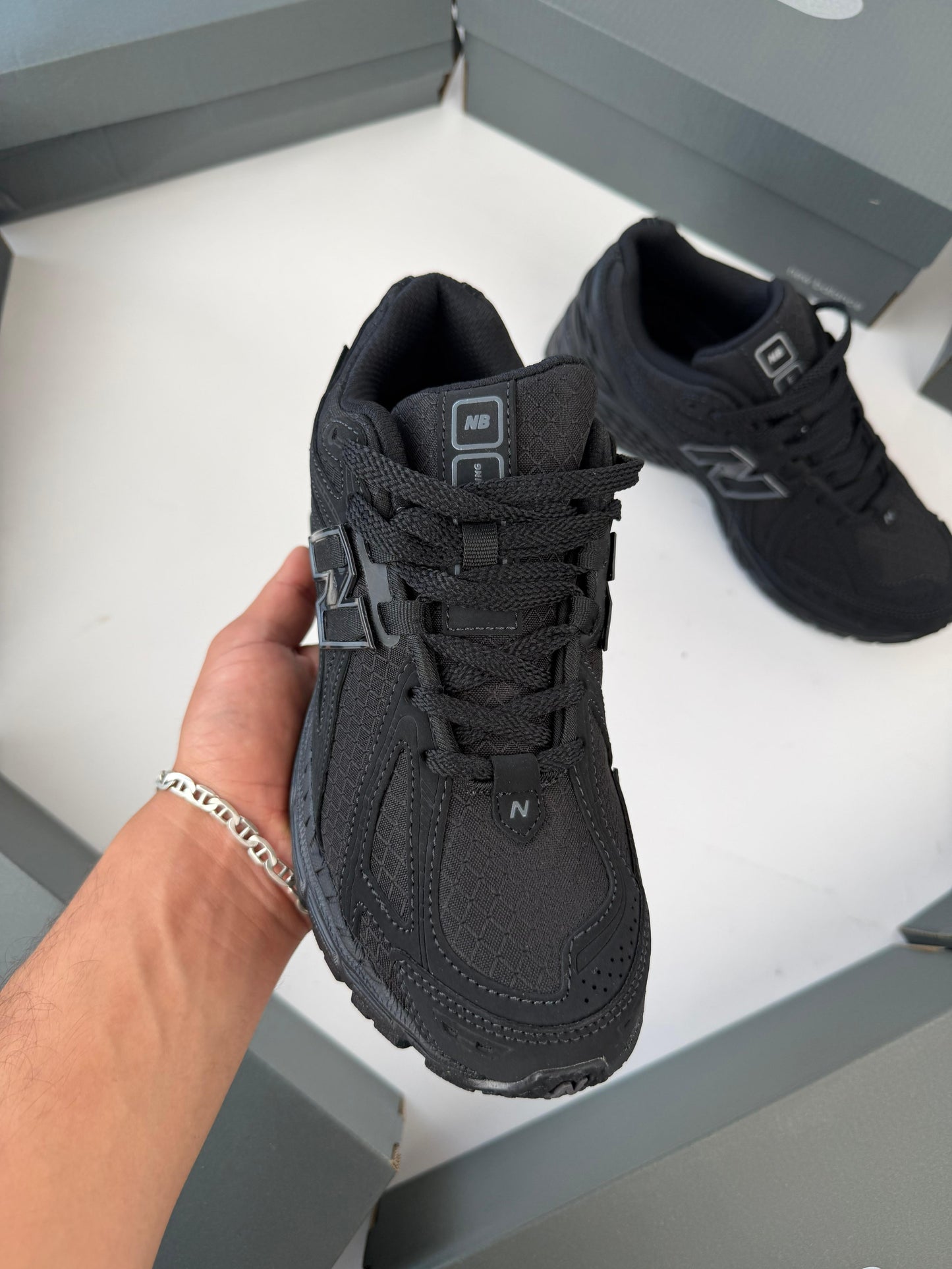 NEW BALANCE 1906R - MODELO 1