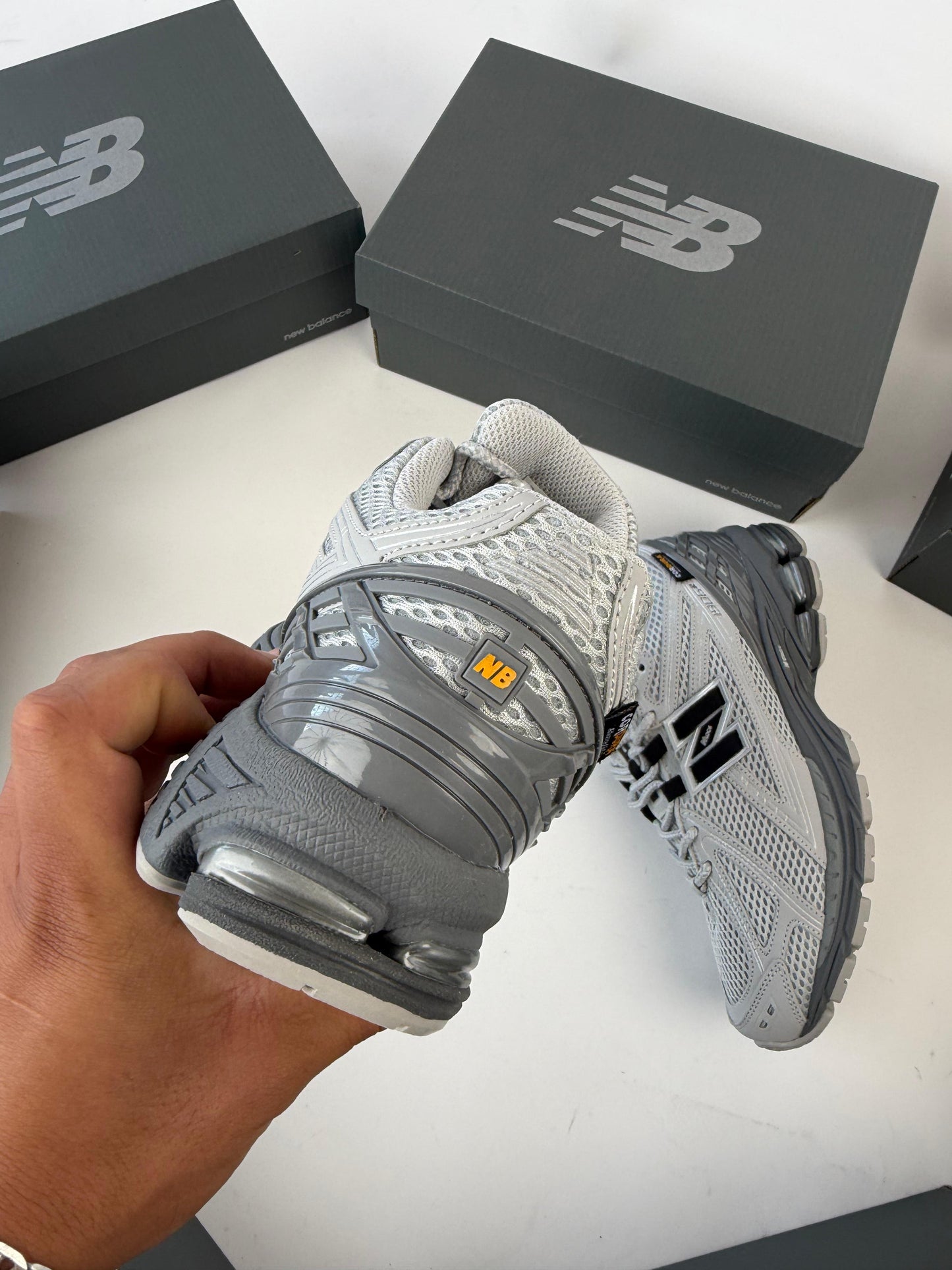 NEW BALANCE 1906R - MODELO 3