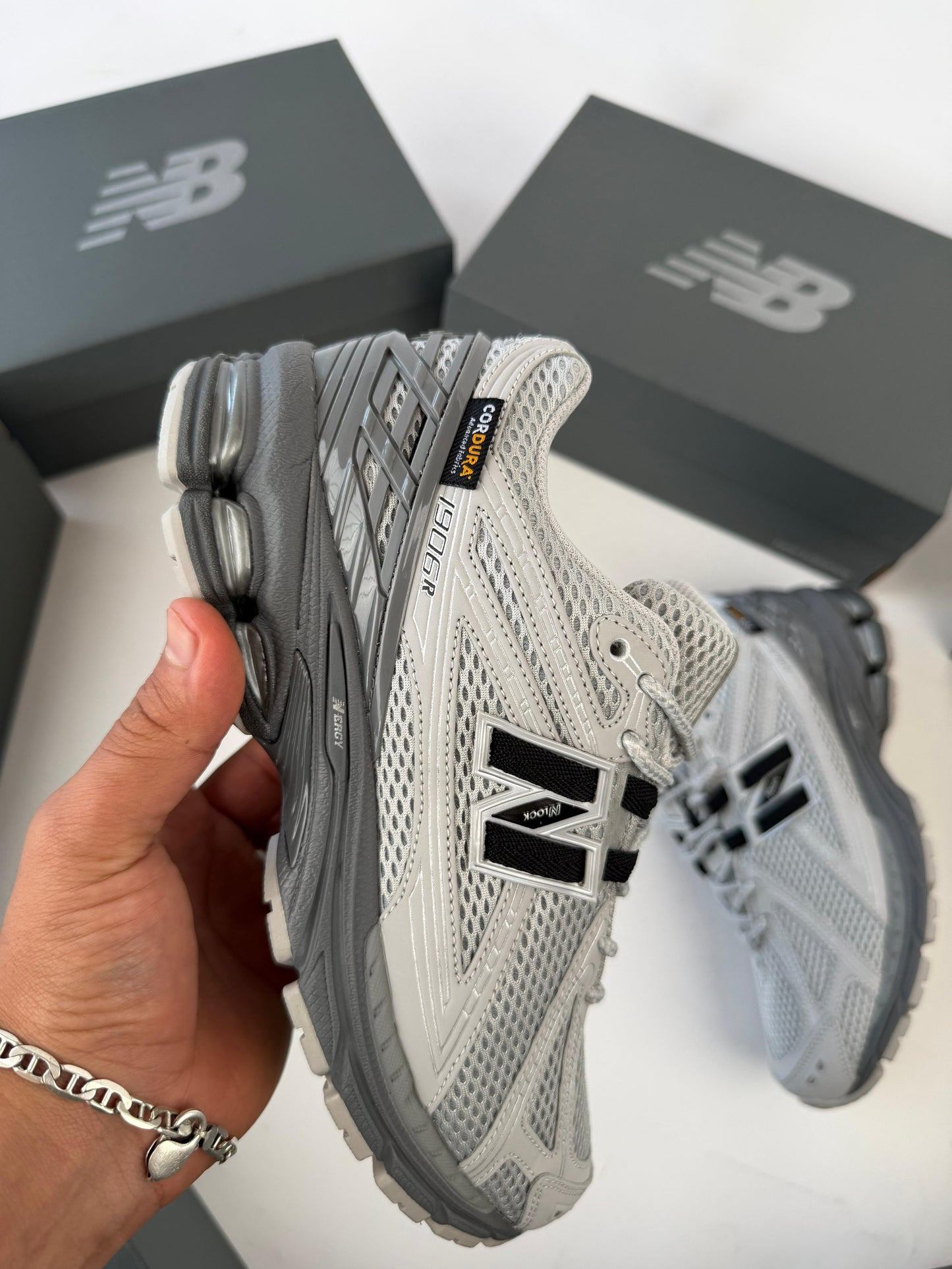 NEW BALANCE 1906R - MODELO 3