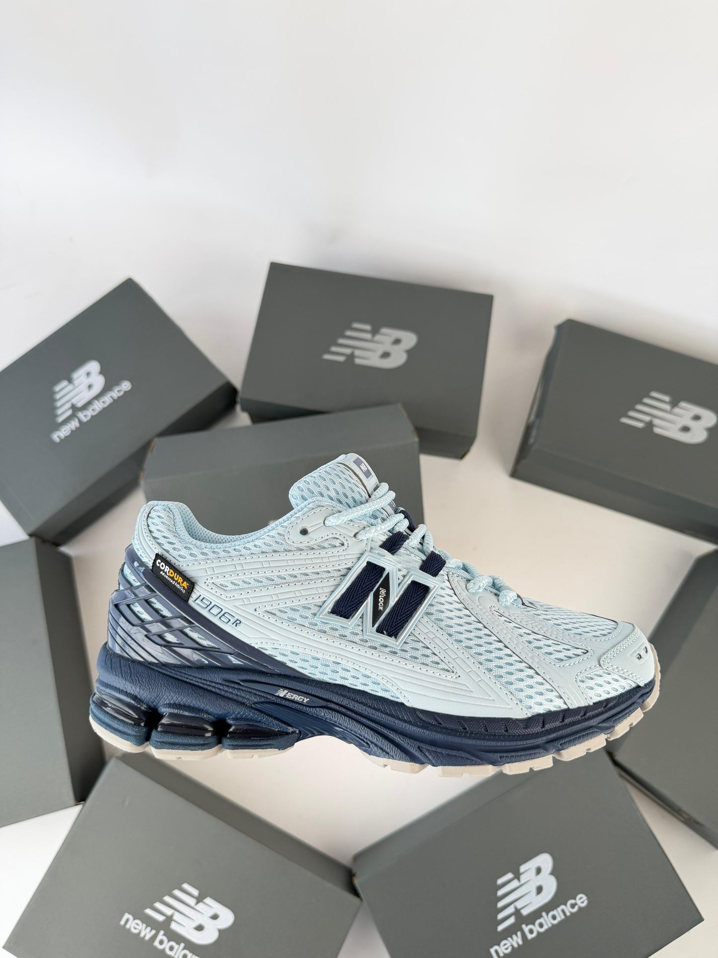 NEW BALANCE 1906R - MODELO 4