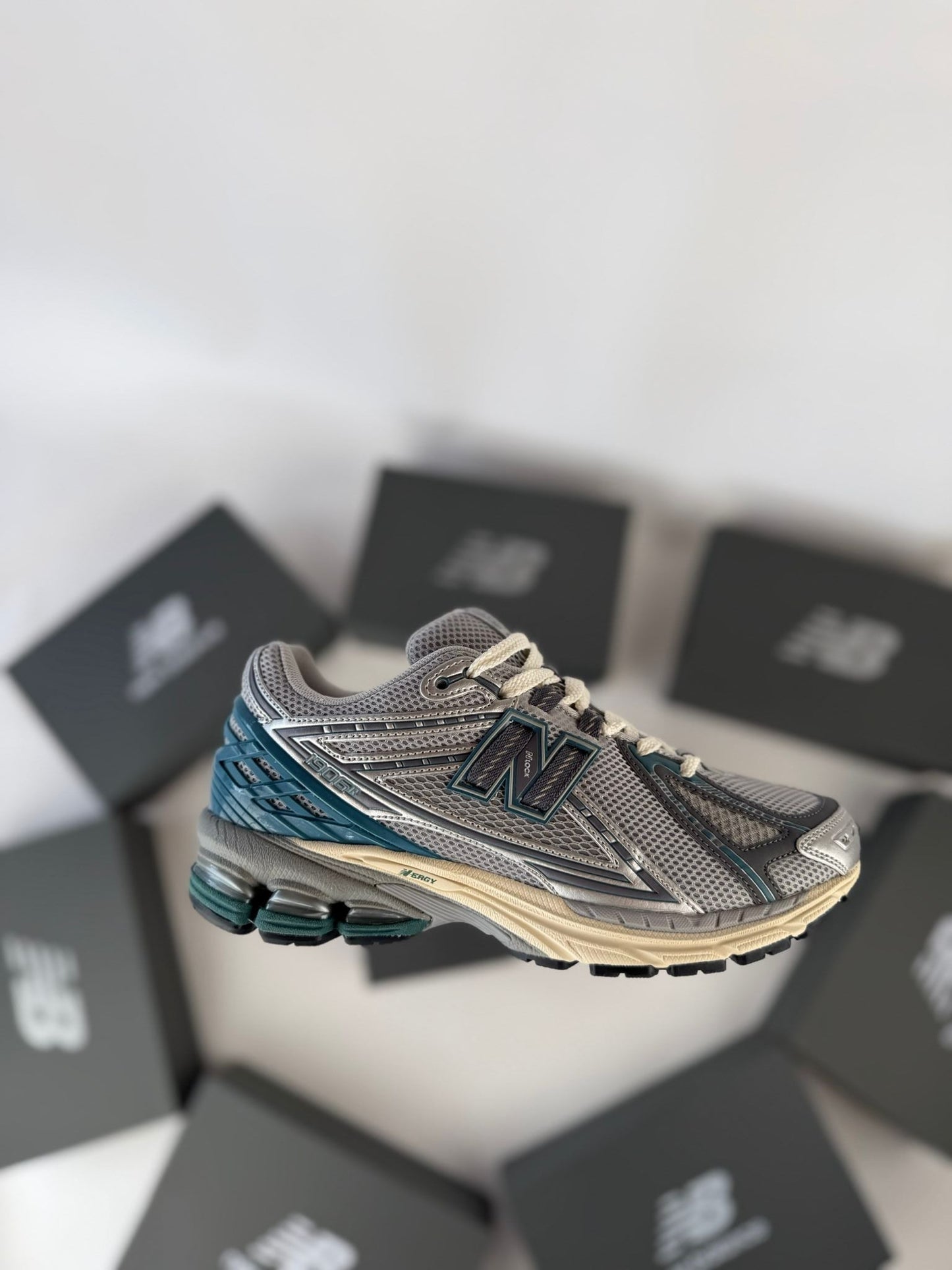 NEW BALANCE 1906R - MODELO 5
