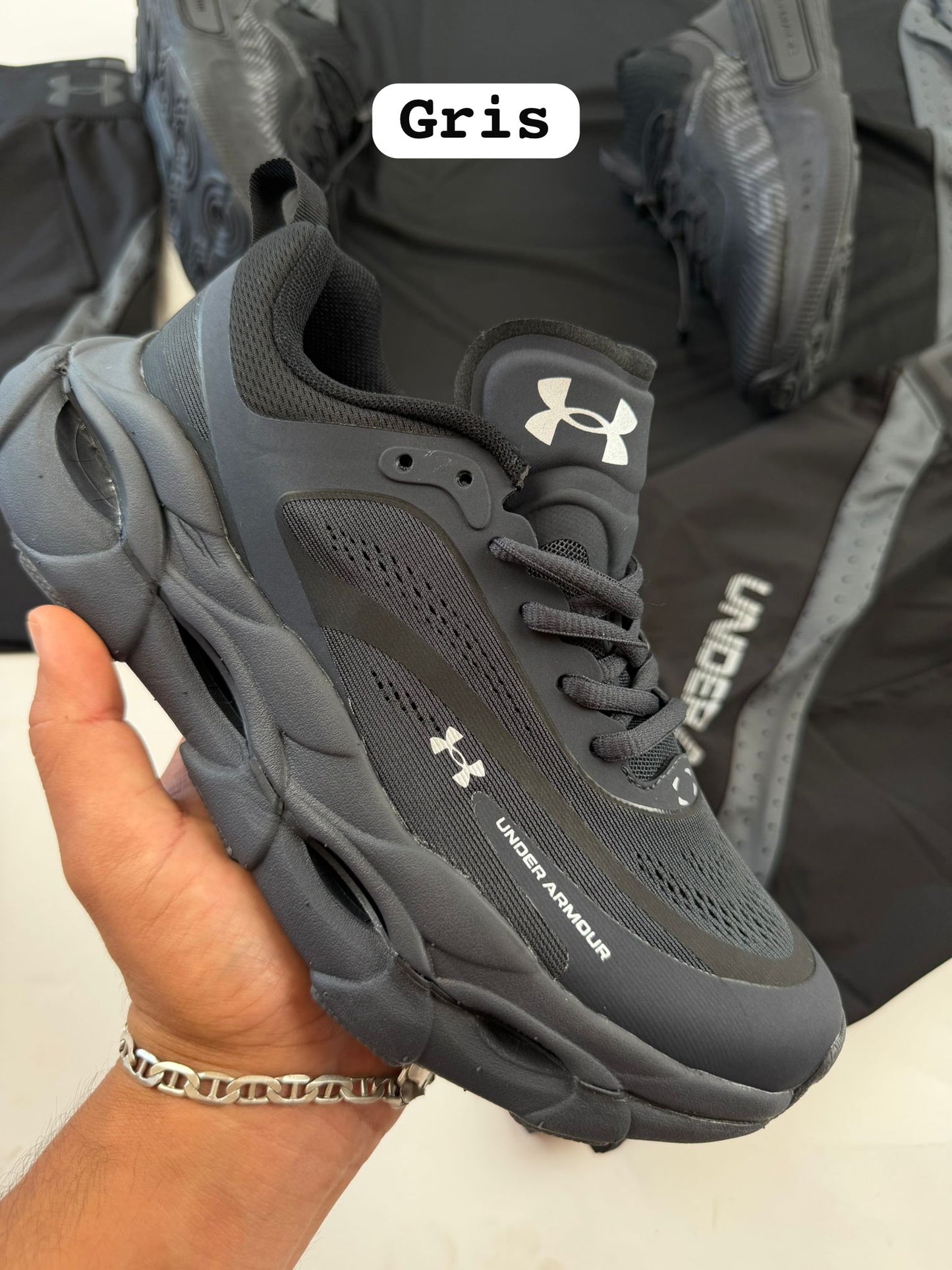 UNDER ARMOUR -HOVER REACTOR- M2