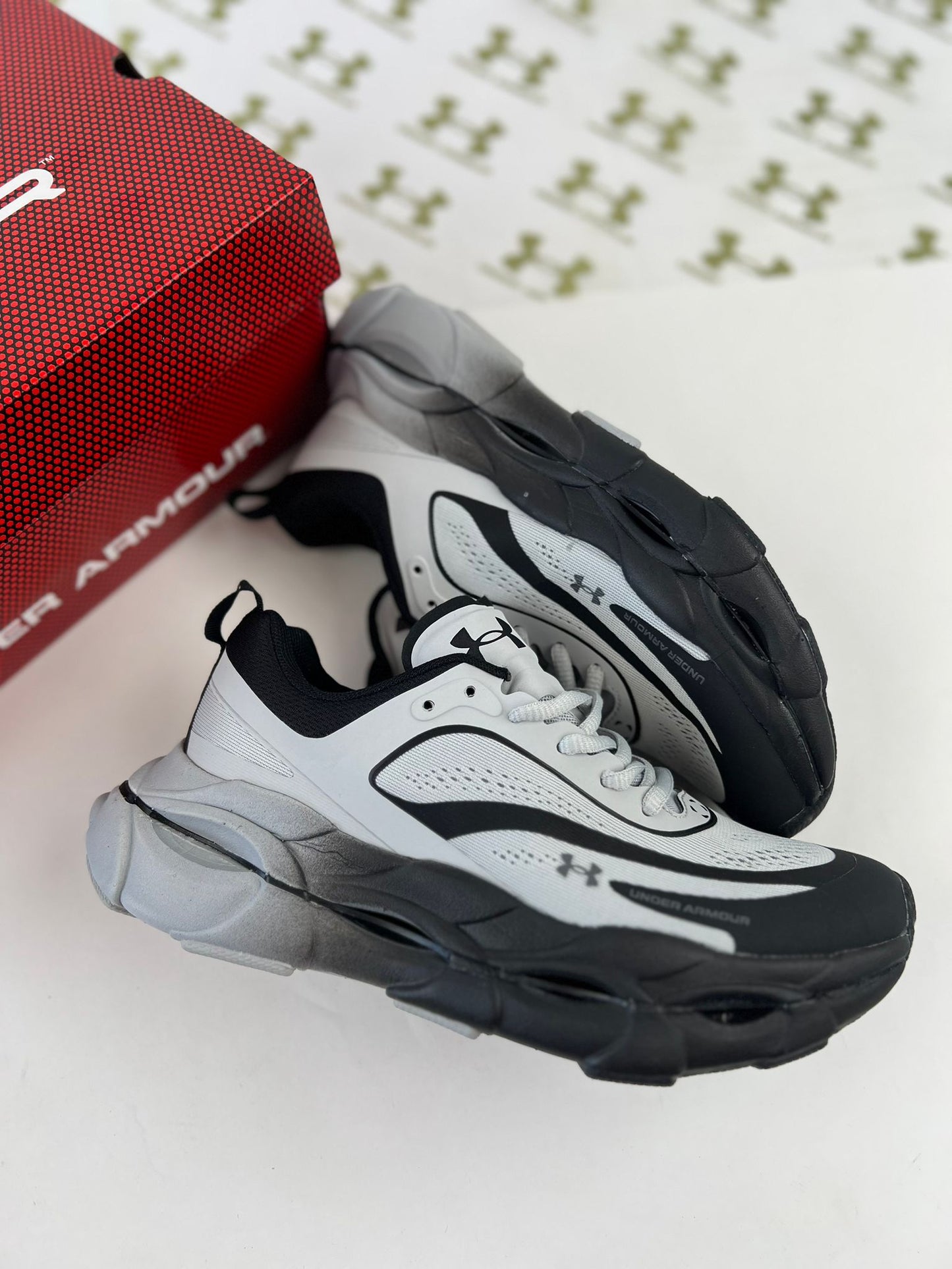 UNDER ARMOUR -HOVER REACTOR- M3